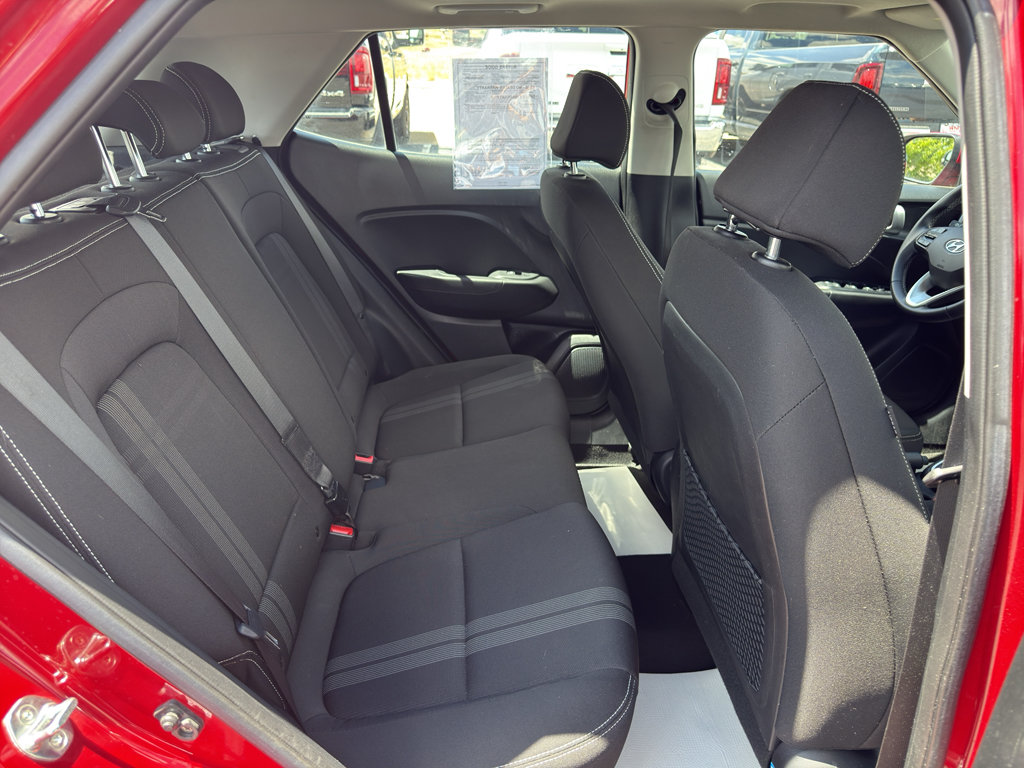 Used 2022 Hyundai Venue SEL FWD image 12