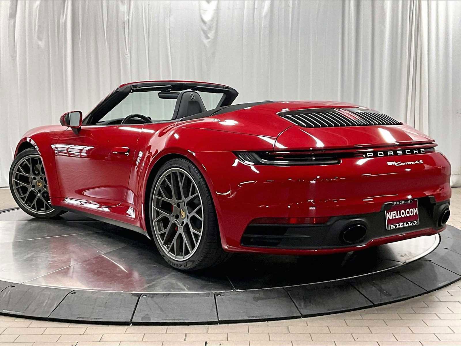 Used 2023 Porsche 911 Carrera 4S image 3