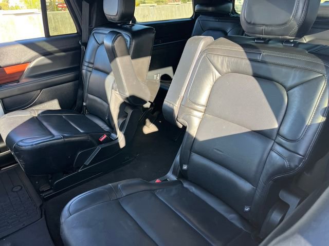 Used 2021 Lincoln Navigator Reserve w/ Luxury Package image 11