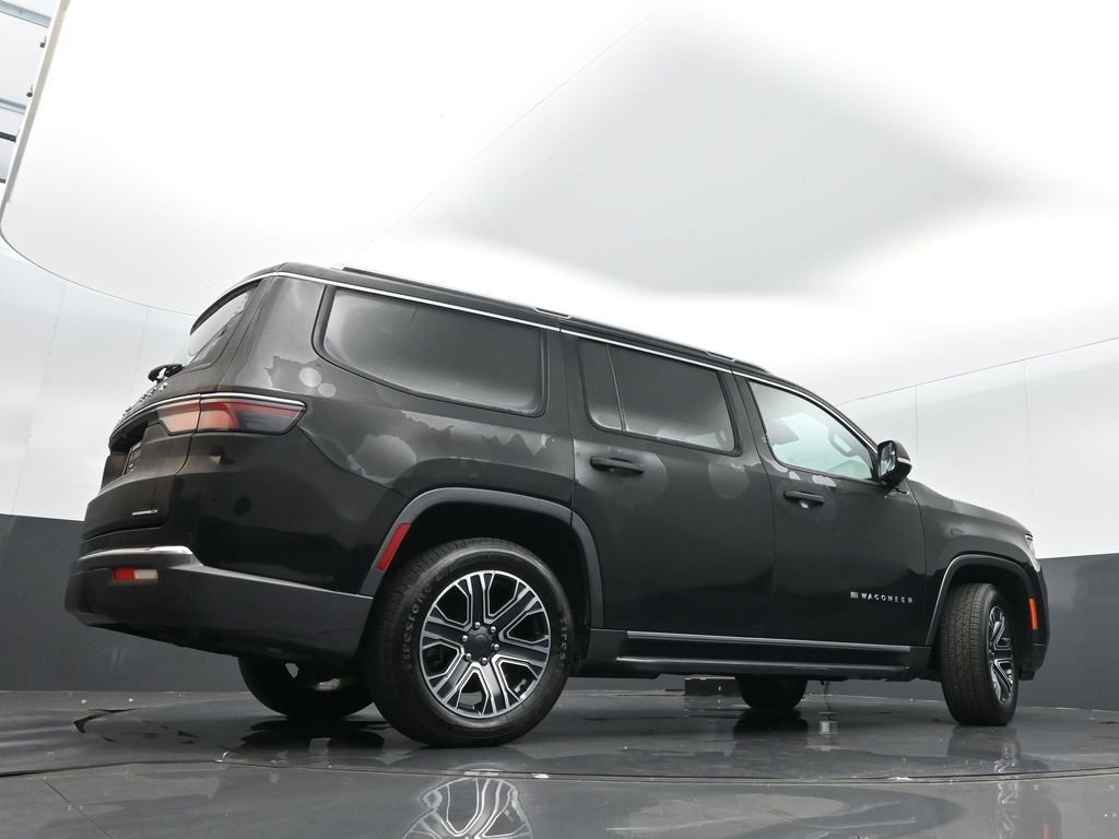 Used 2022 Jeep Wagoneer Series III w/ Flexible Seating Group image 38