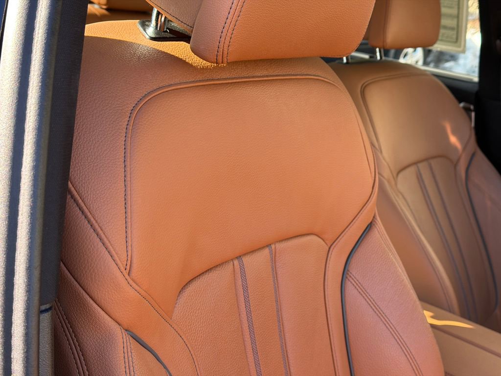 Used 2023 BMW M550i xDrive w/ Executive Package image 10