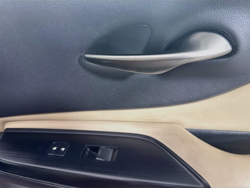 Used 2020 Lexus ES 300h w/ Premium Package FWD image 30