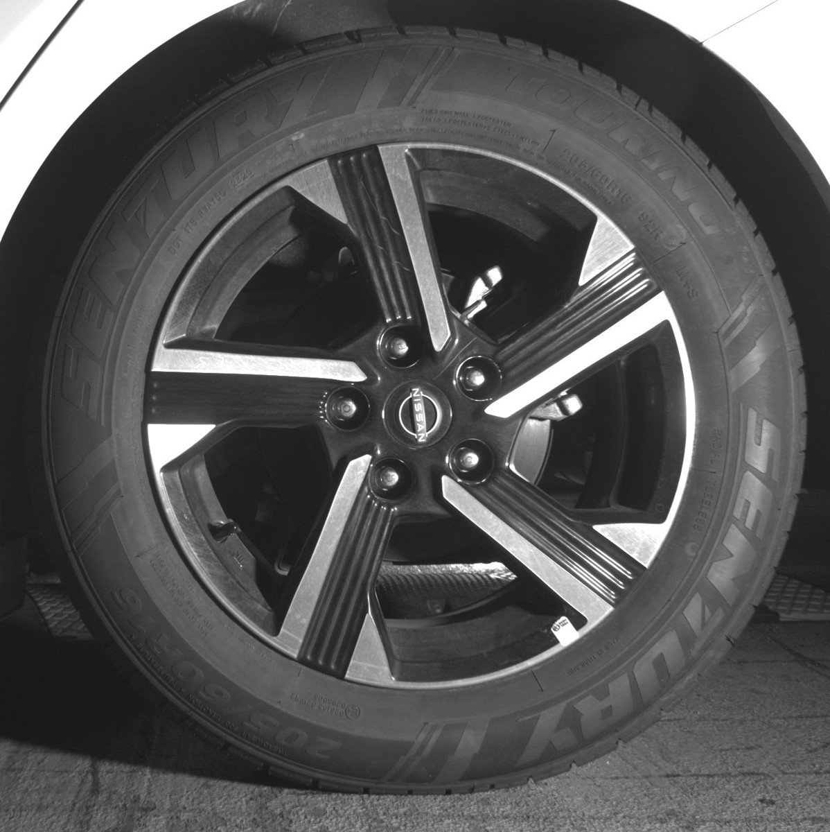 Used 2025 Nissan Sentra SV image 13