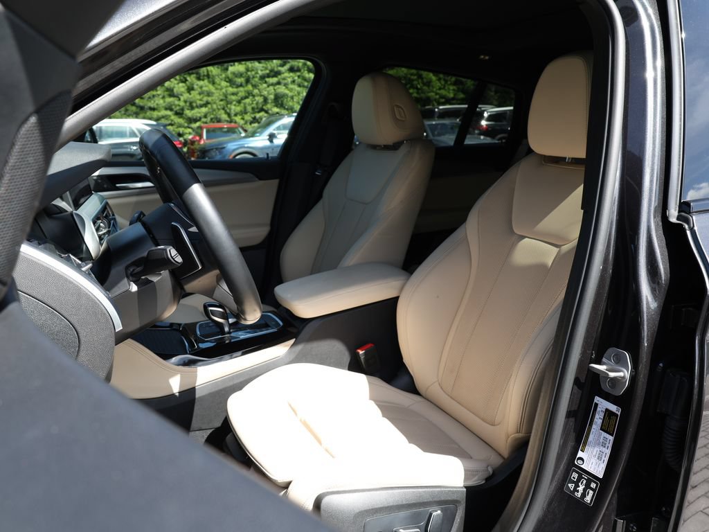 Used 2025 BMW X4 xDrive30i AWD/4WD image 16