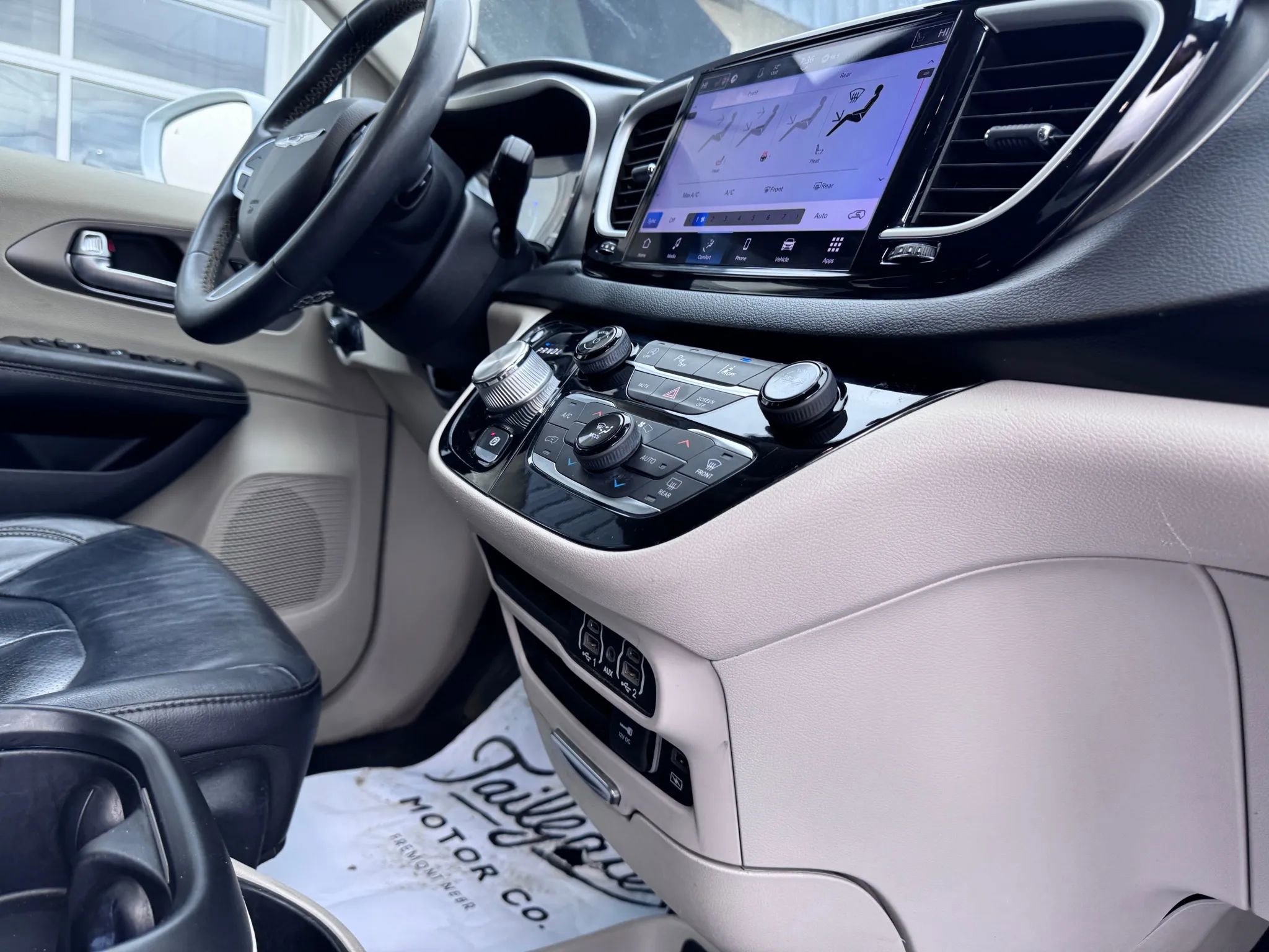 Used 2022 Chrysler Pacifica Touring-L image 17