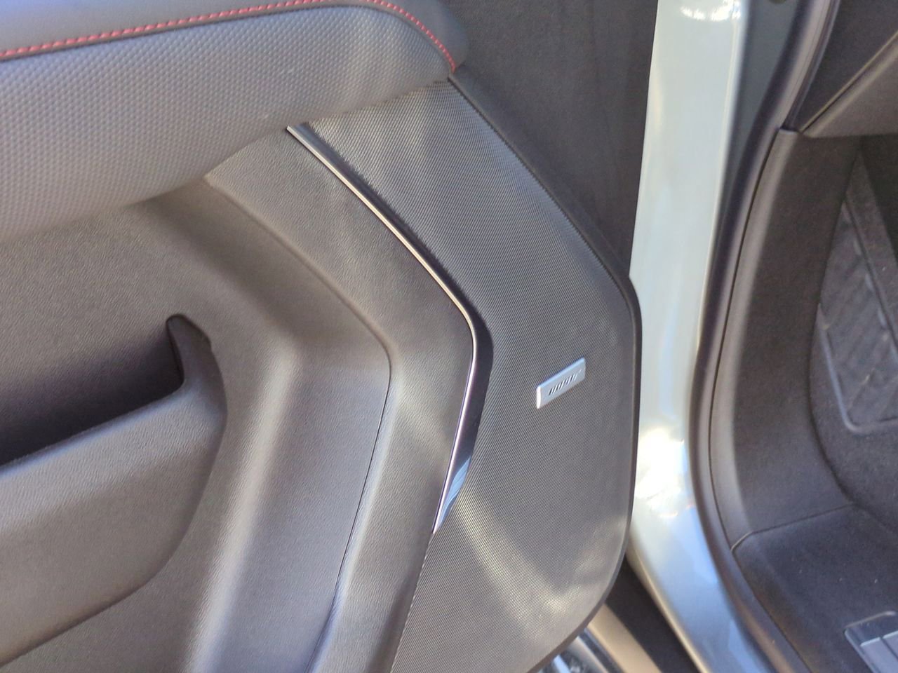 New 2026 Chevrolet Suburban RST image 25