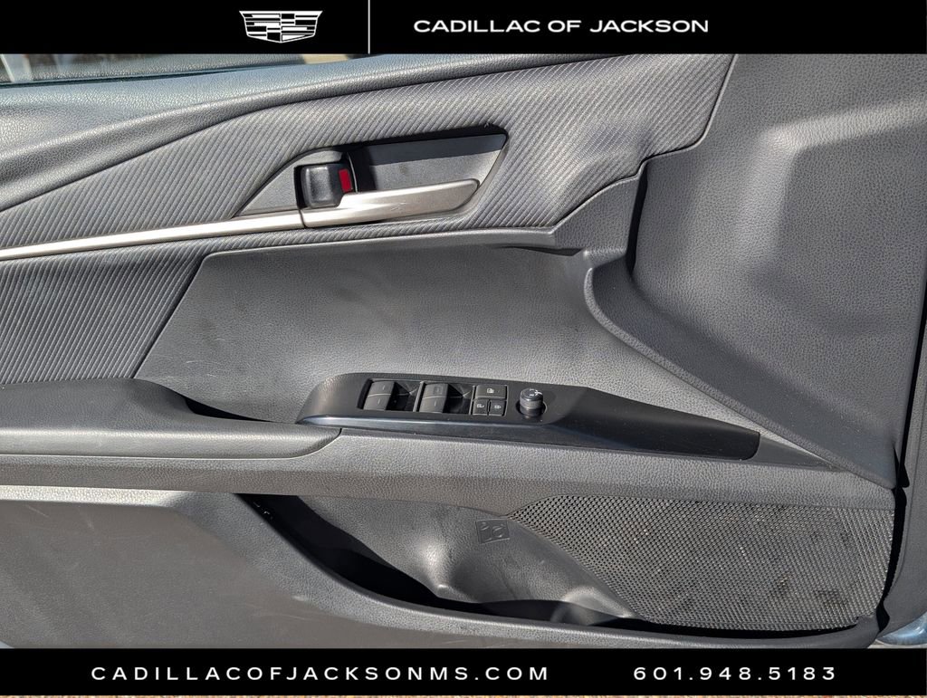 Used 2025 Toyota Camry SE image 24