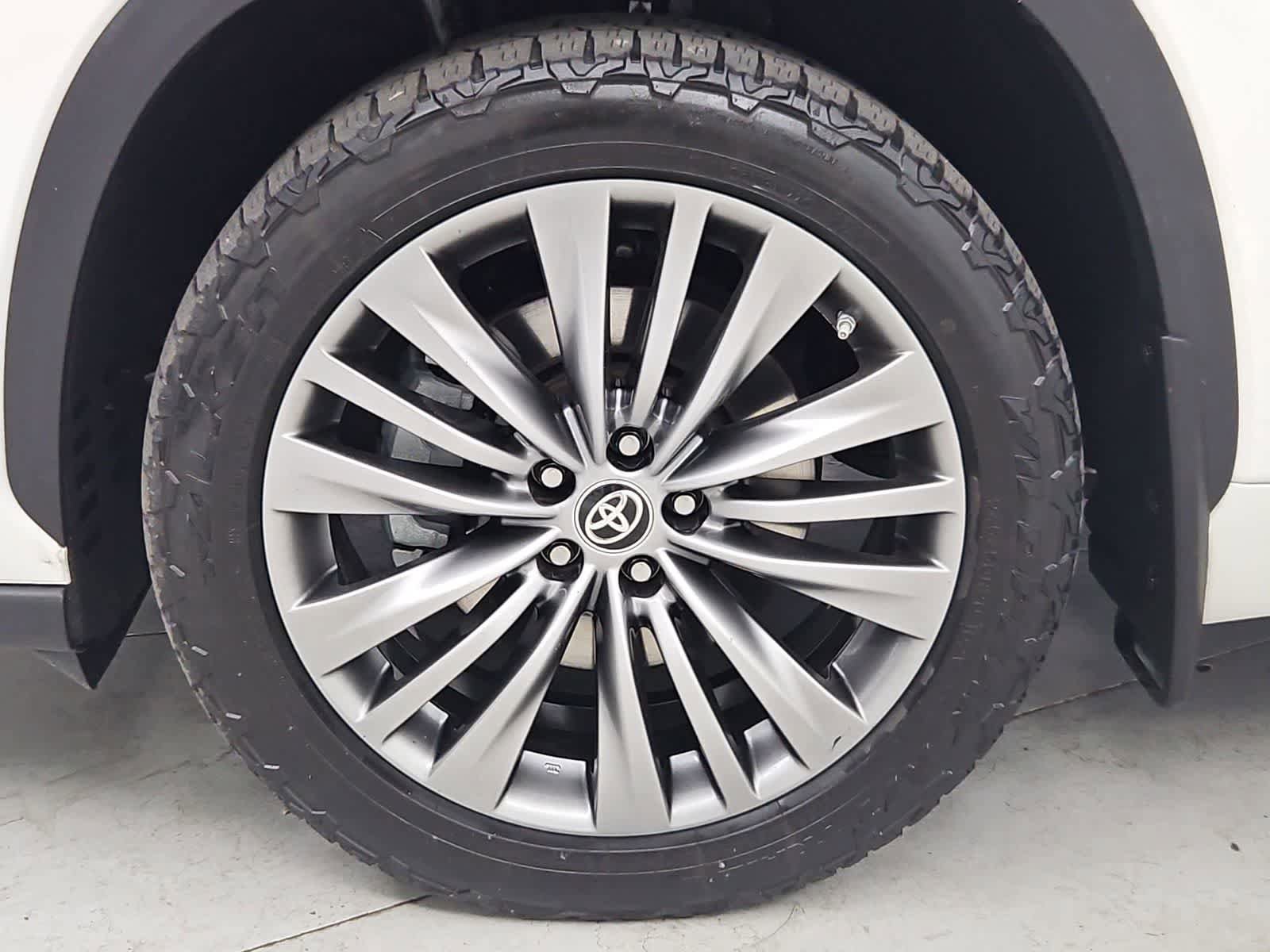 Used 2020 Toyota Highlander Platinum AWD/4WD image 13