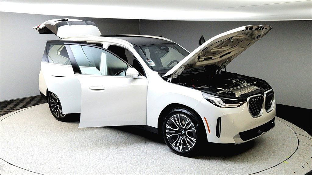 Used 2025 BMW X3 xDrive30i w/ Premium Package image 9