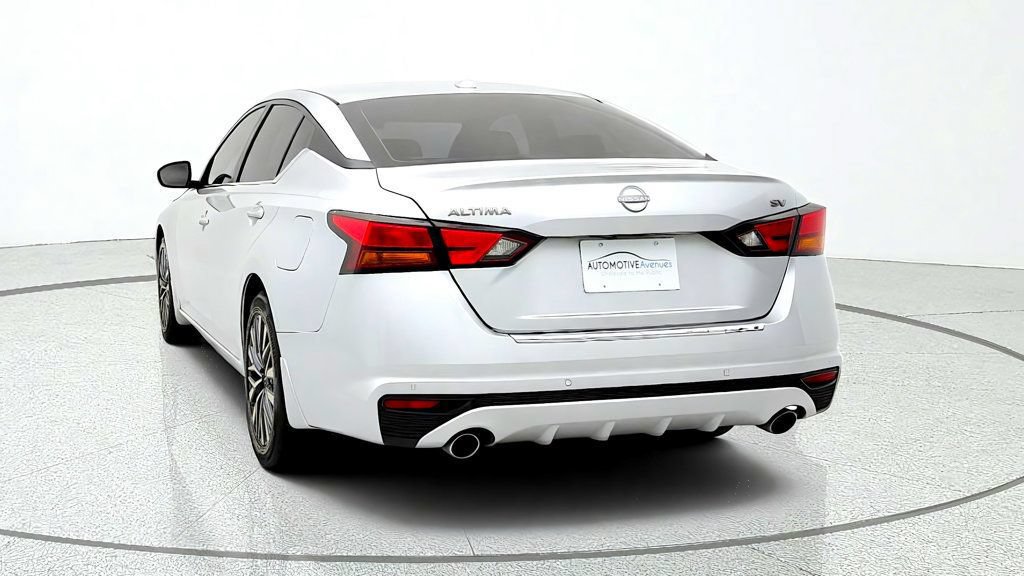 Used 2023 Nissan Altima 2.5 SV w/ SV Premium Package FWD image 6