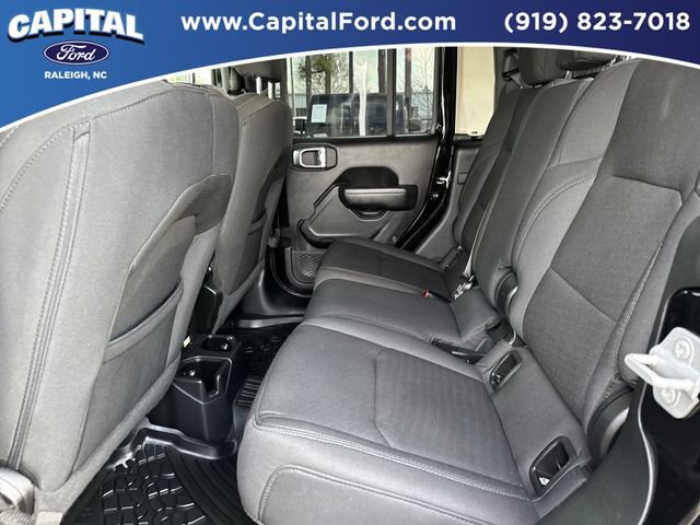 Used 2022 Jeep Gladiator Willys image 16