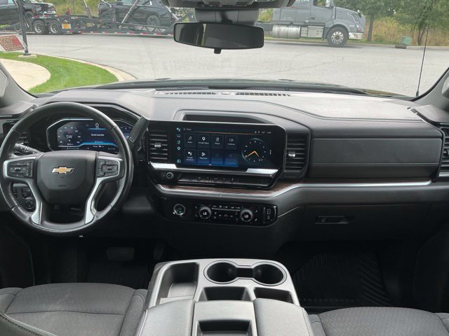 Used 2022 Chevrolet Silverado 1500 LT AWD/4WD image 21