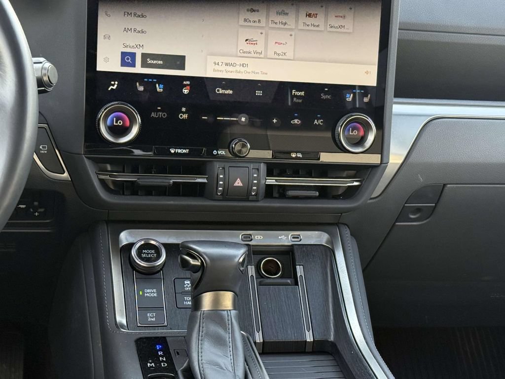 Used 2024 Lexus GX 550 w/ Accessory Package (Z1) AWD/4WD image 18