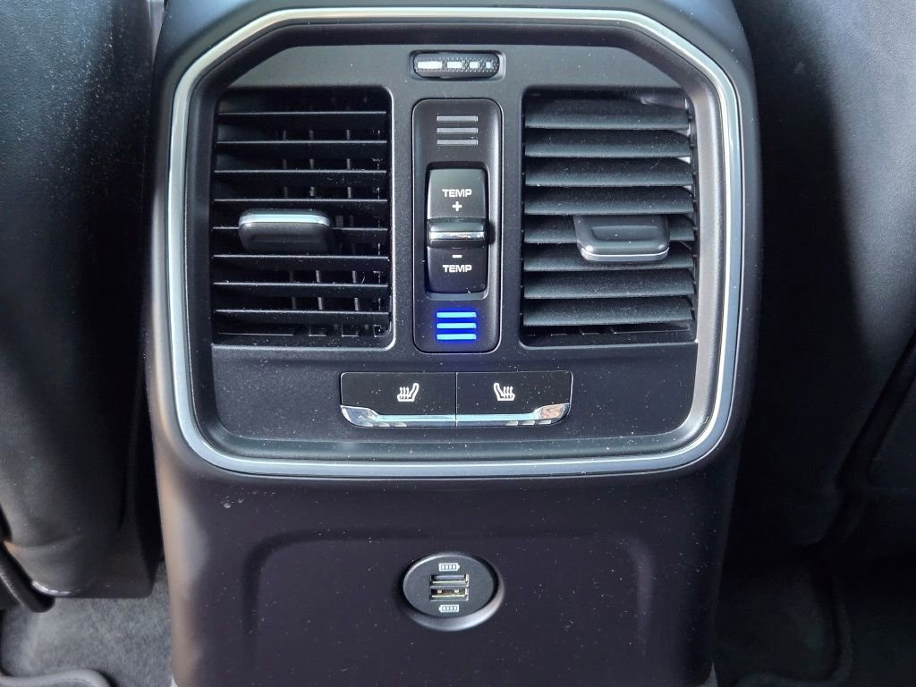 Used 2017 Porsche Macan Turbo image 35