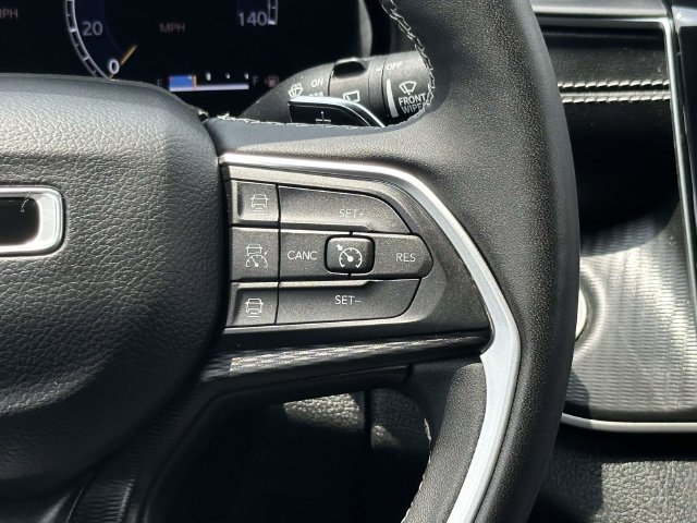 Used 2023 Jeep Grand Cherokee L Laredo AWD/4WD image 25