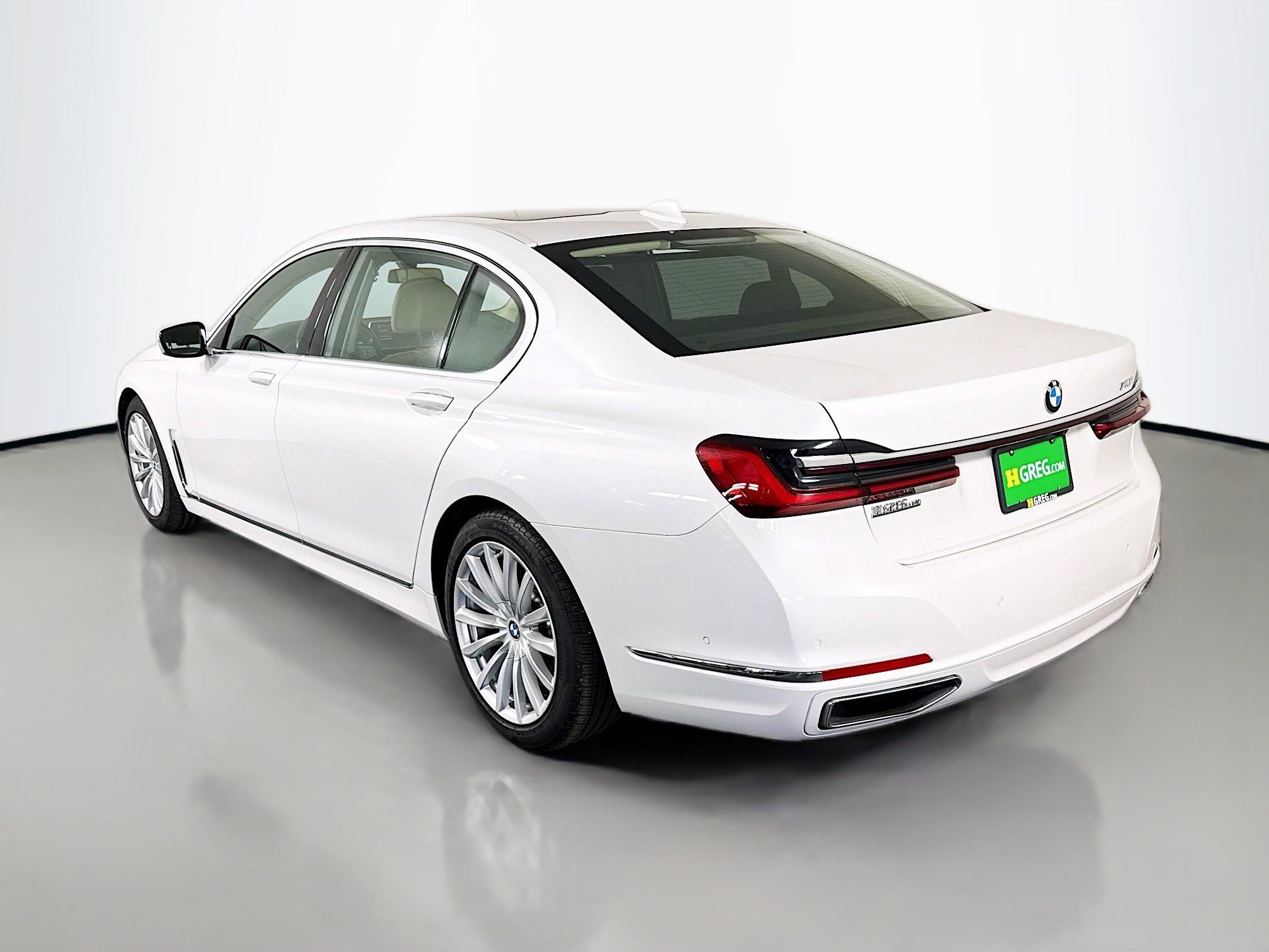 Used 2022 BMW 740i image 7
