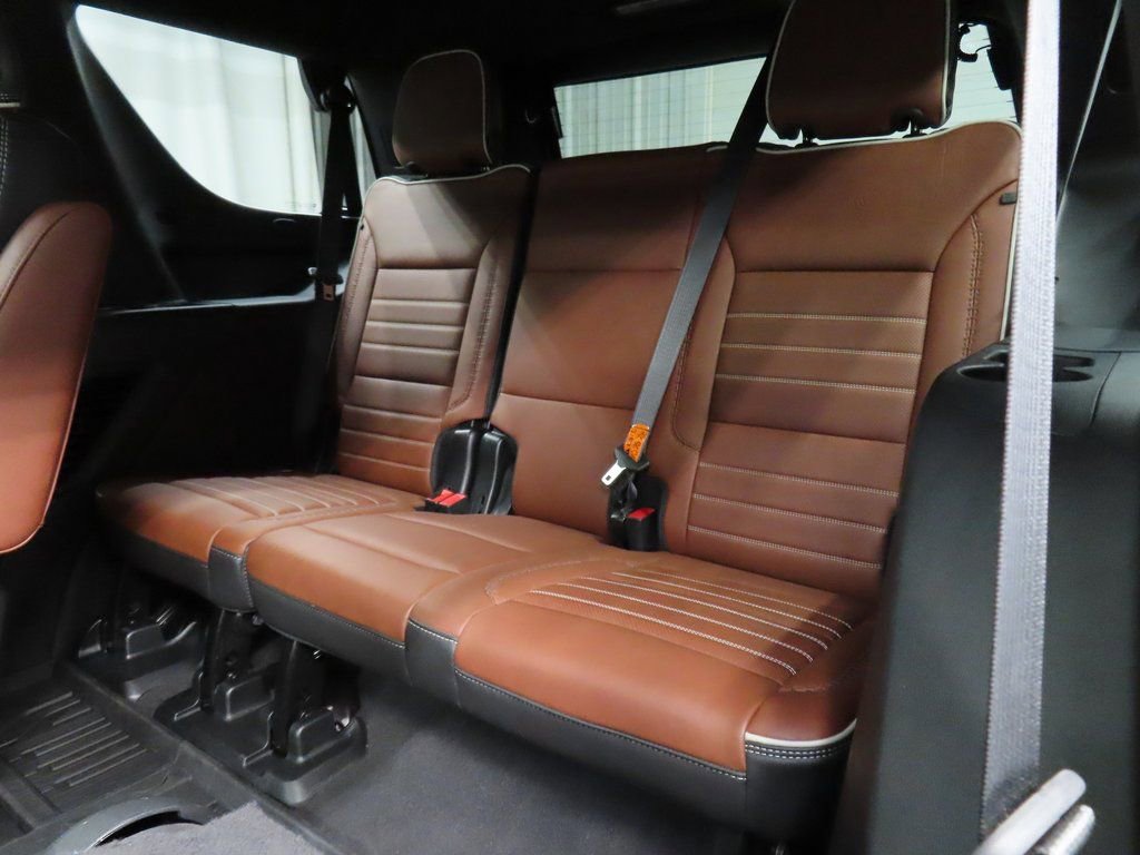 Used 2023 GMC Yukon Denali Ultimate w/ LPO, Floor Liner Package AWD/4WD image 12