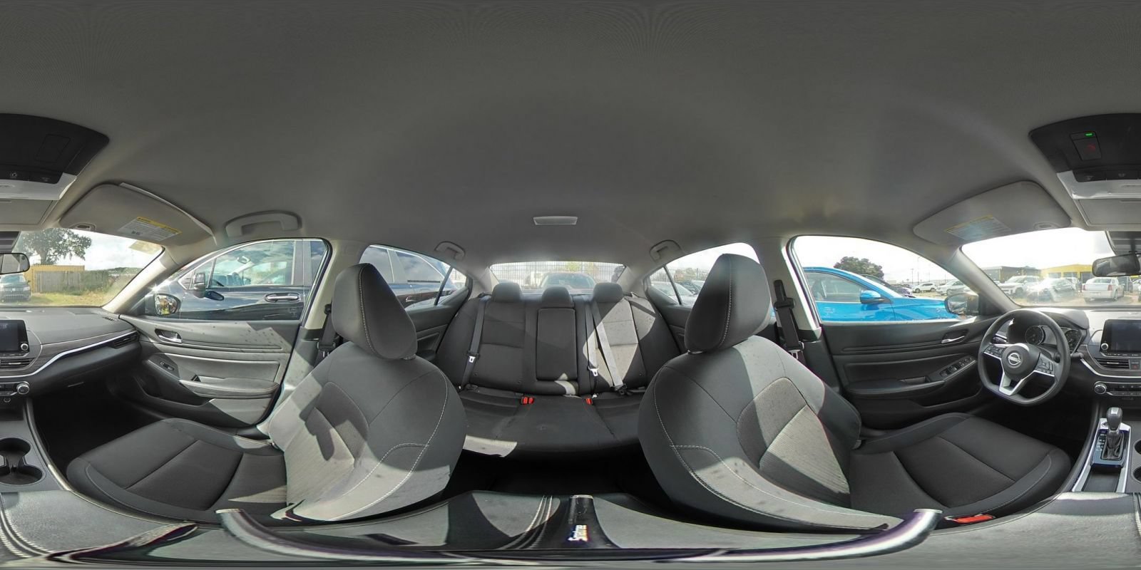 Used 2025 Nissan Altima 2.5 SV FWD image 41