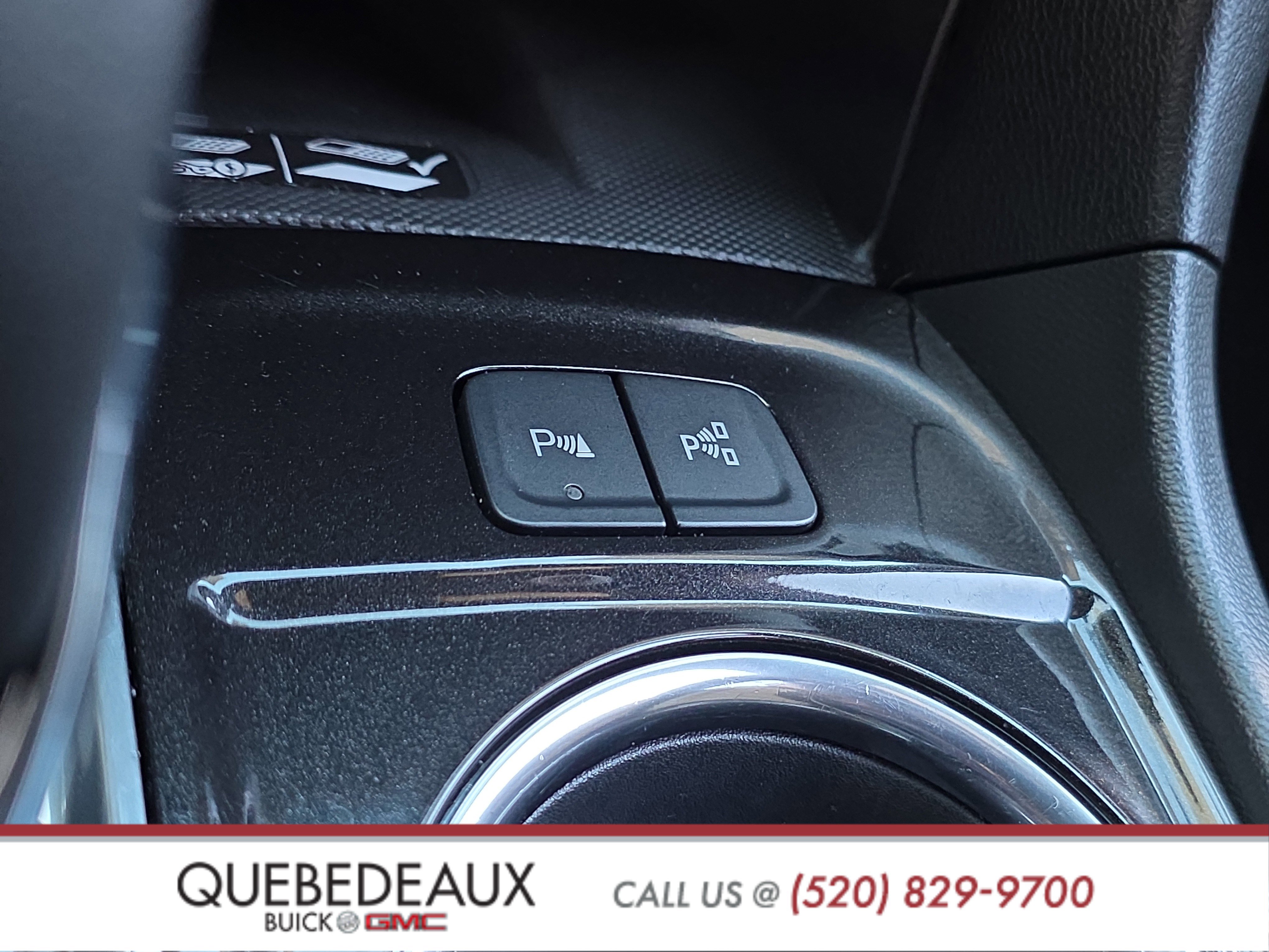 Used 2023 Chevrolet Equinox Premier image 24