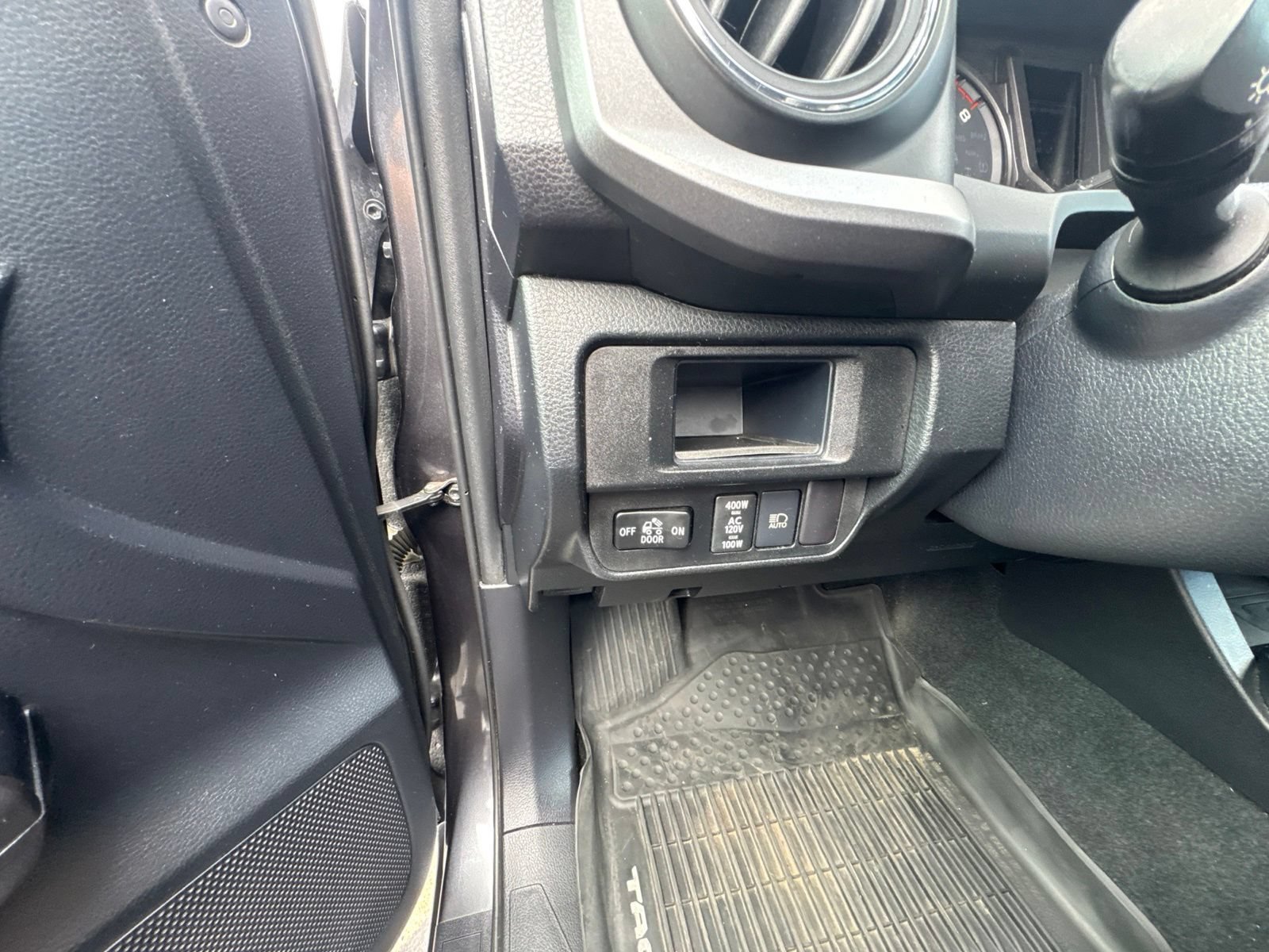 Used 2019 Toyota Tacoma TRD Sport w/ Technology Package RWD image 10