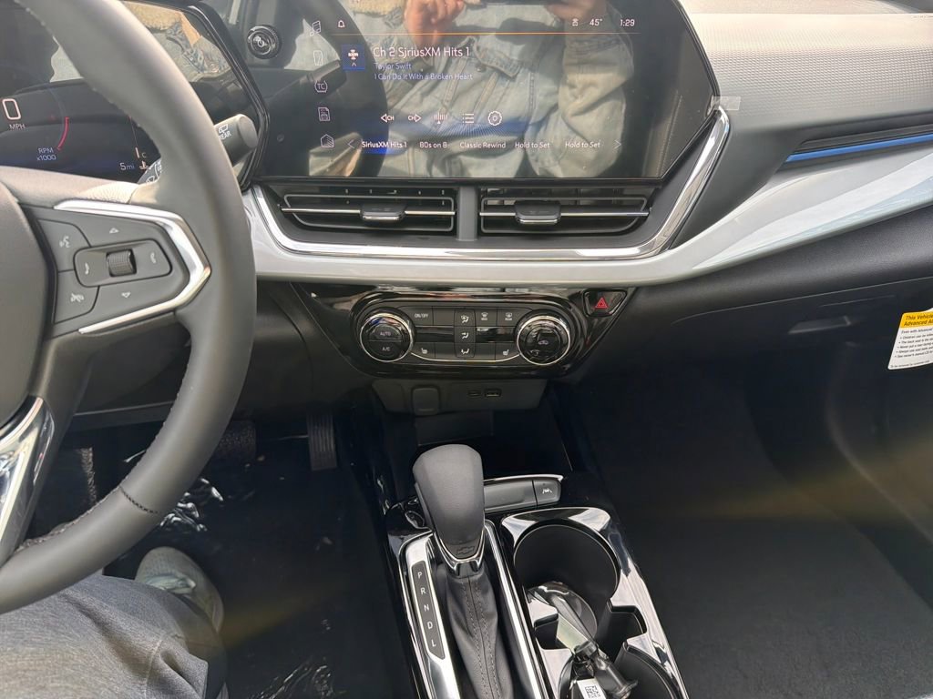 New 2025 Chevrolet Trax LT w/ LT Convenience Package image 19