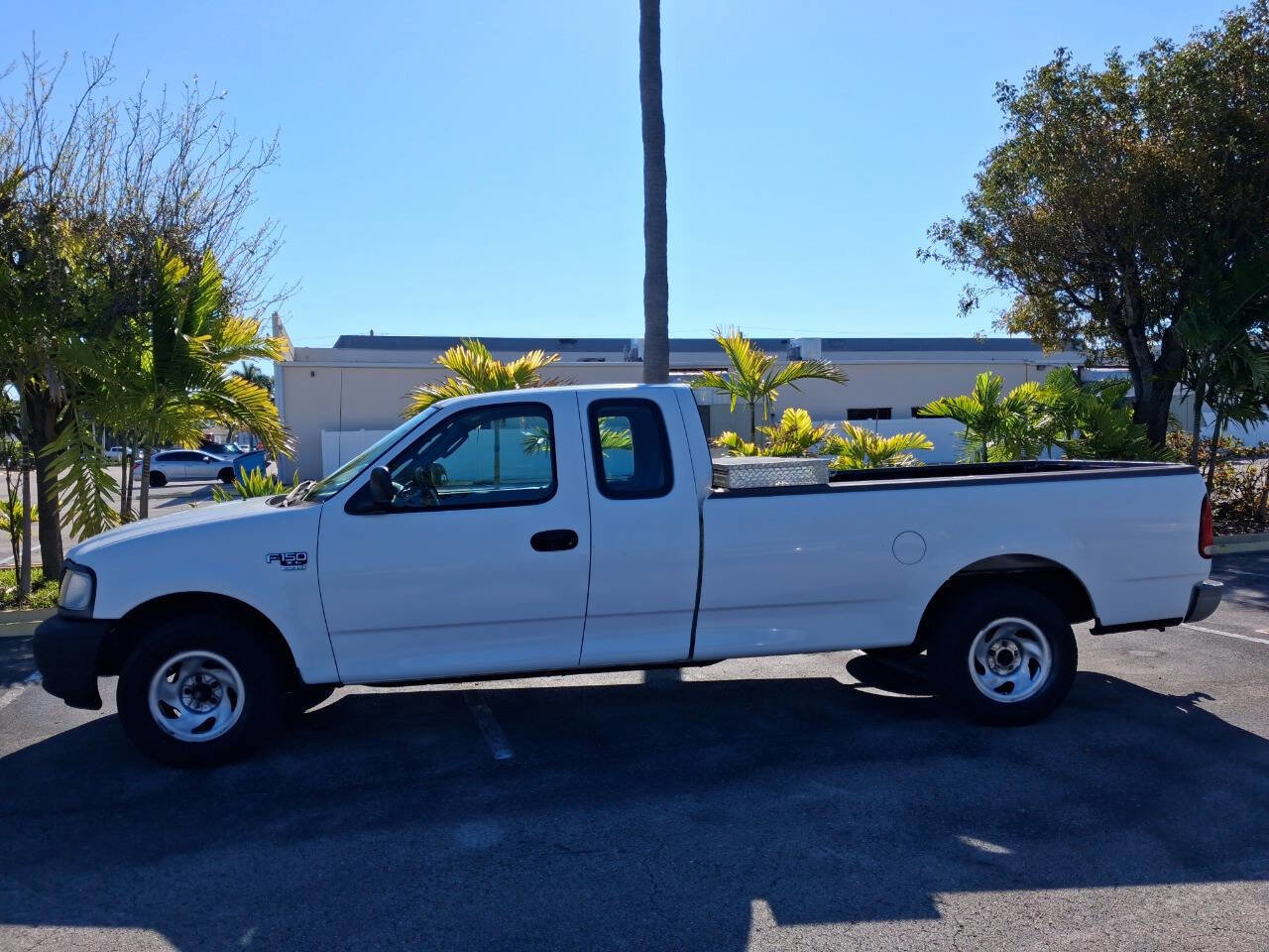 Used 2003 Ford F150 XL RWD image 1