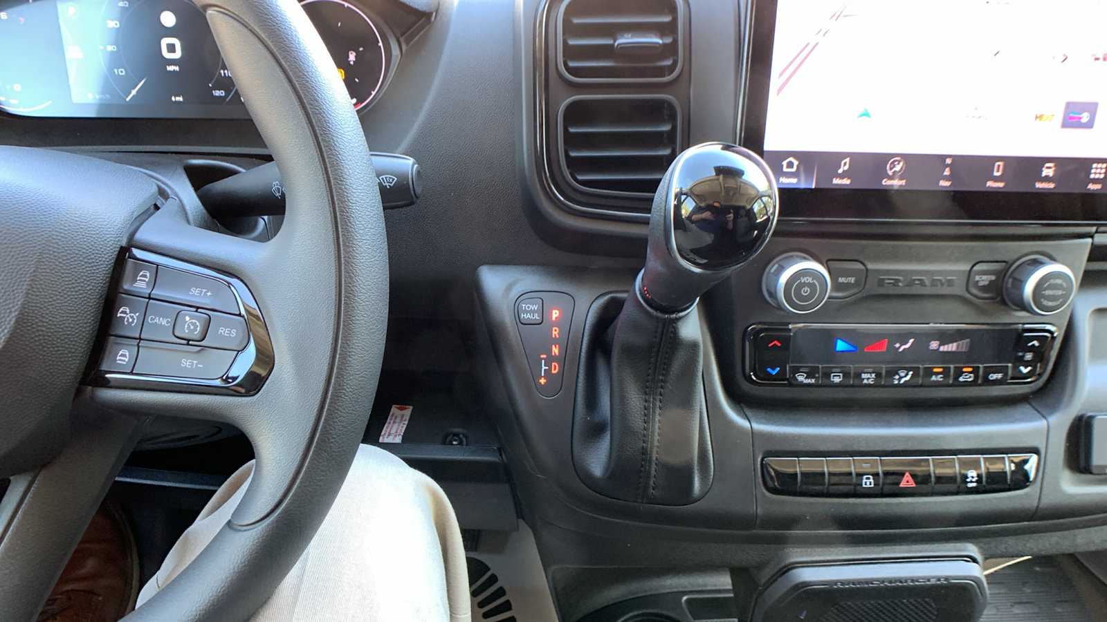 New 2026 RAM ProMaster 2500 w/ Premium Convenience Group FWD image 17