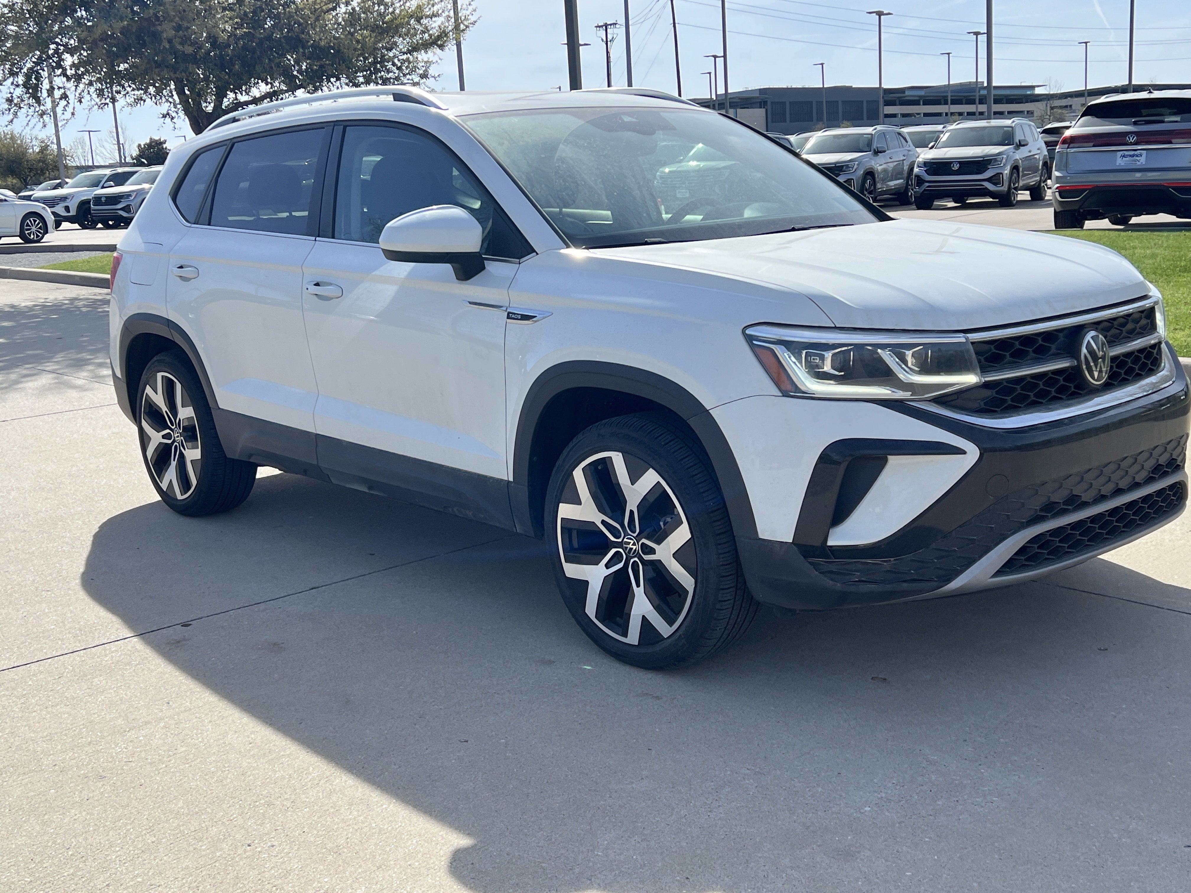 Certified 2023 Volkswagen Taos SEL image 2