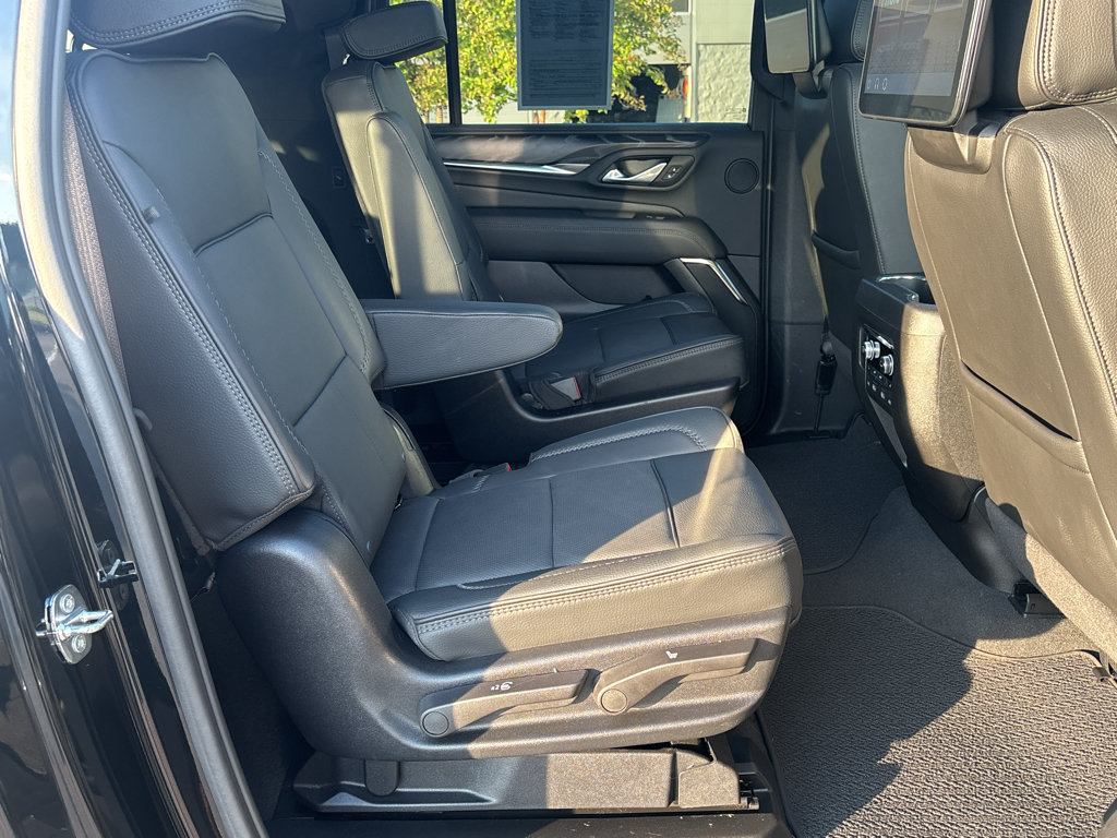 Used 2024 GMC Yukon XL Denali RWD image 31
