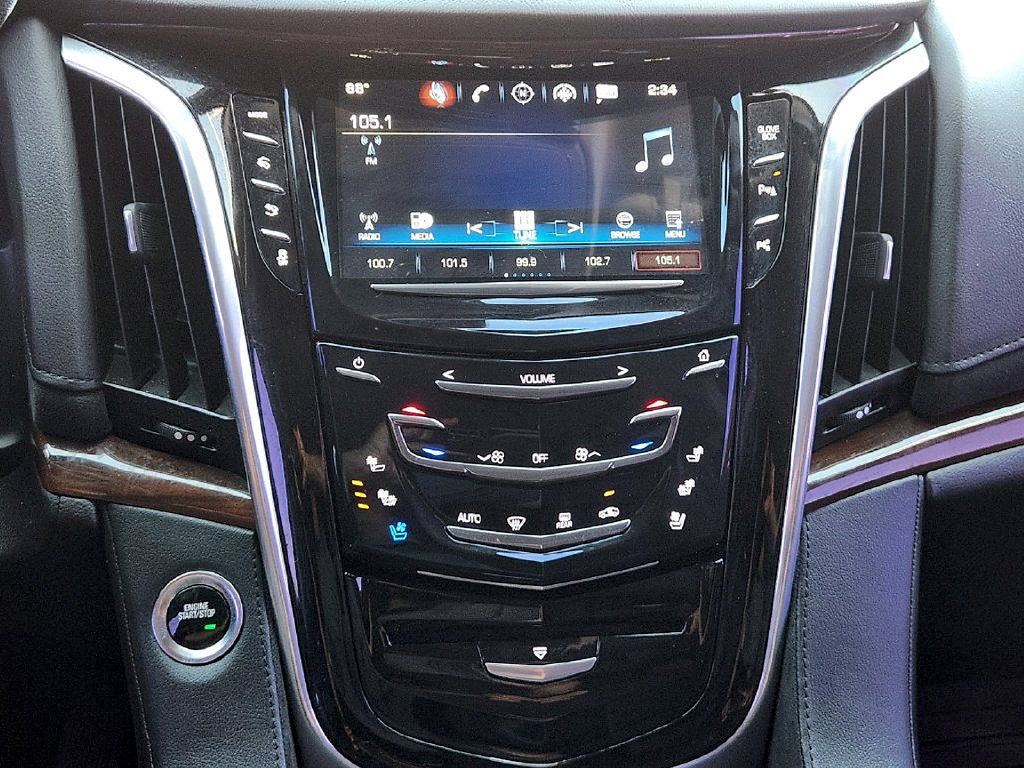 Used 2020 Cadillac Escalade 2WD w/ LPO, Radiant Package image 17