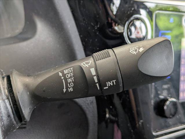Used 2017 Toyota Corolla LE FWD image 7
