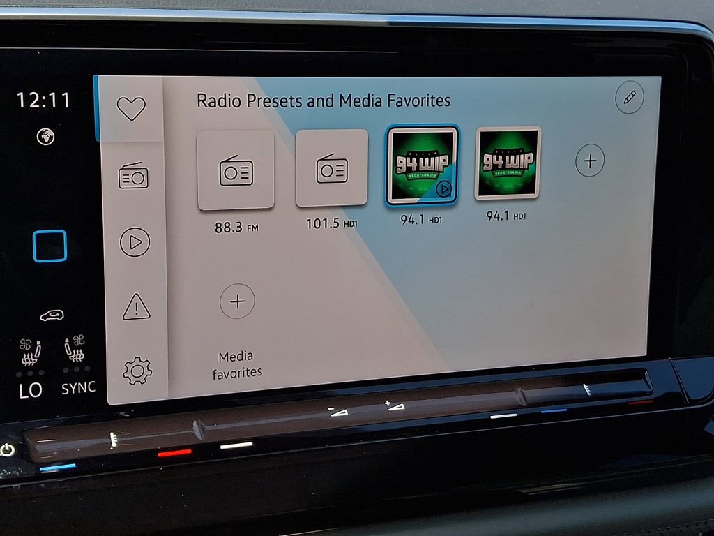 Certified 2025 Volkswagen Atlas Cross Sport SEL Premium R-Line AWD/4WD image 19