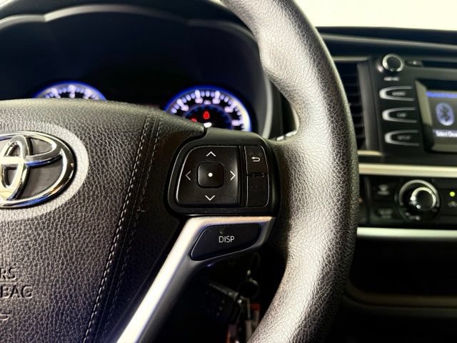 Used 2016 Toyota Highlander LE FWD image 19