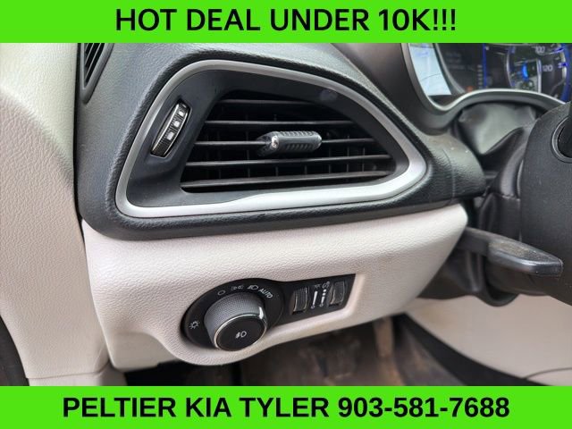 Used 2020 Chrysler Pacifica Touring-L image 15