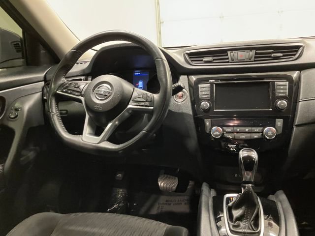 Used 2018 Nissan Rogue SV image 37