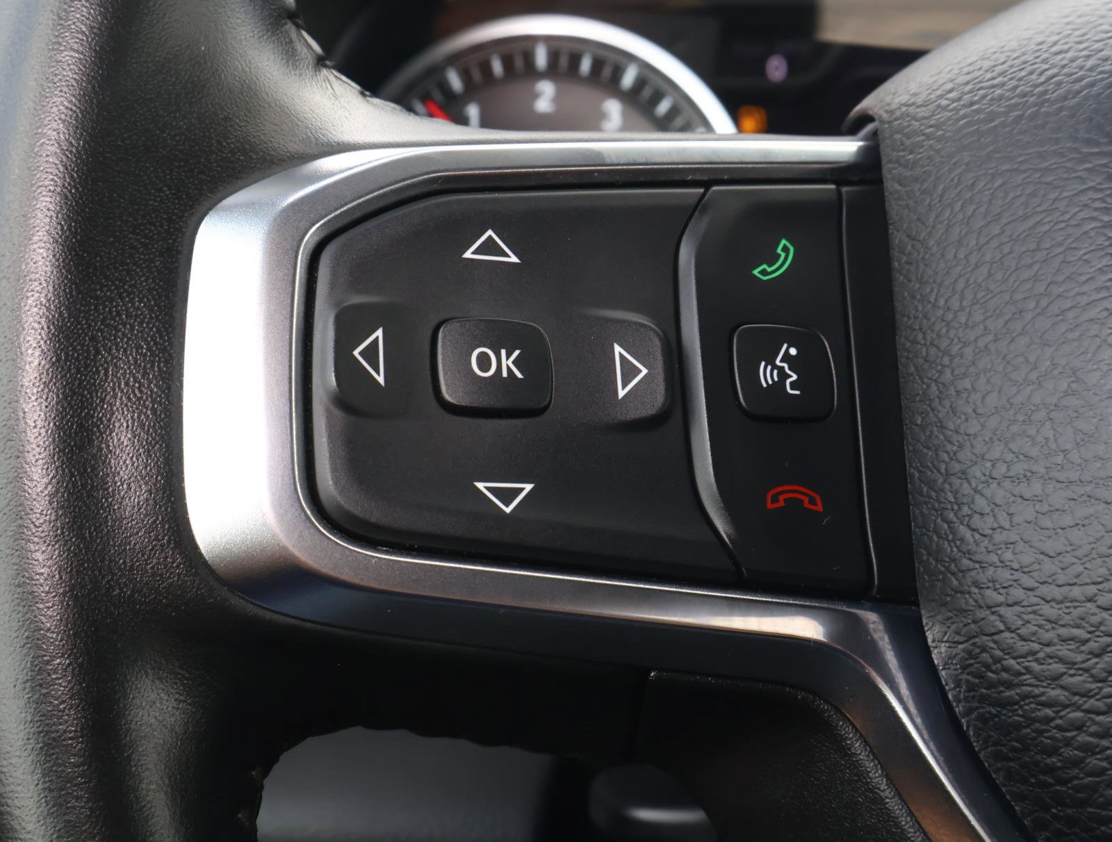 Used 2024 RAM 1500 Laramie AWD/4WD image 25