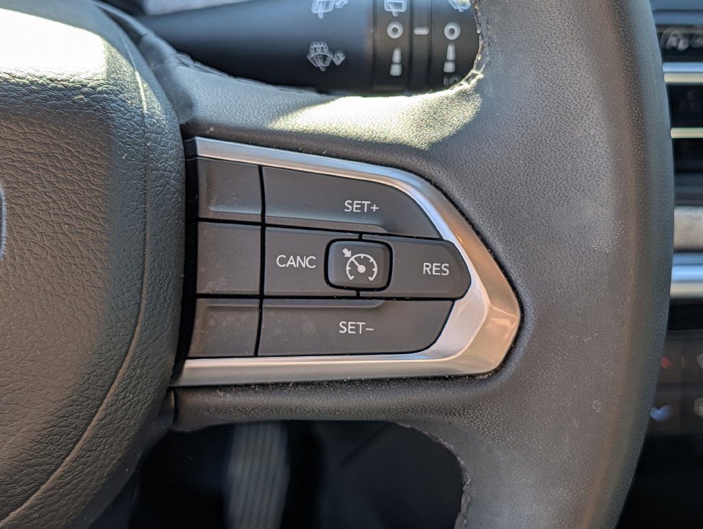 Used 2023 Jeep Compass Latitude AWD/4WD image 21