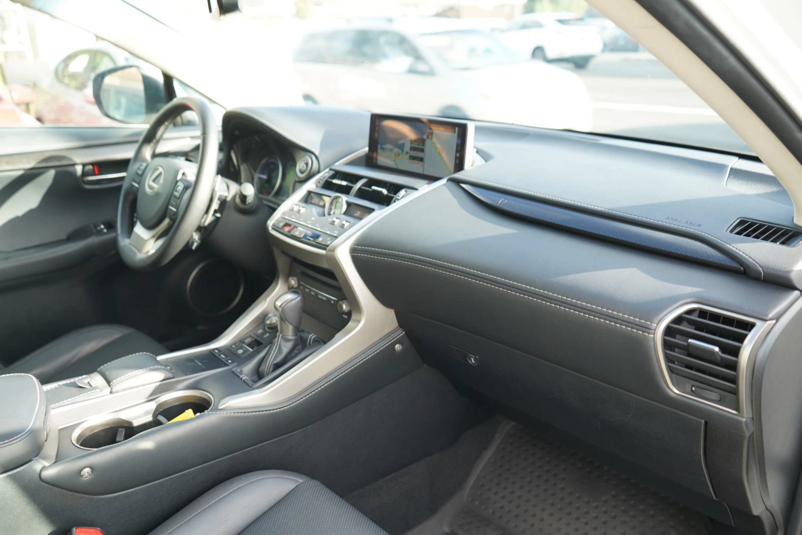 Used 2018 Lexus NX 300h AWD image 17