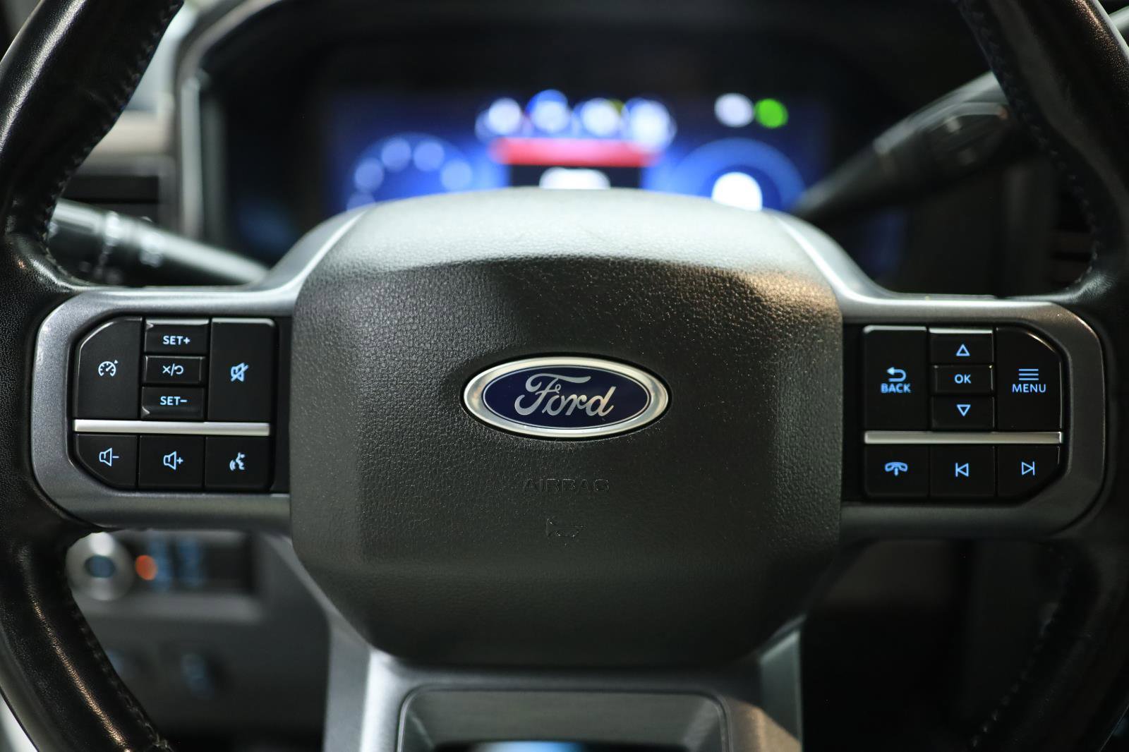 Used 2023 Ford F350 Lariat image 41