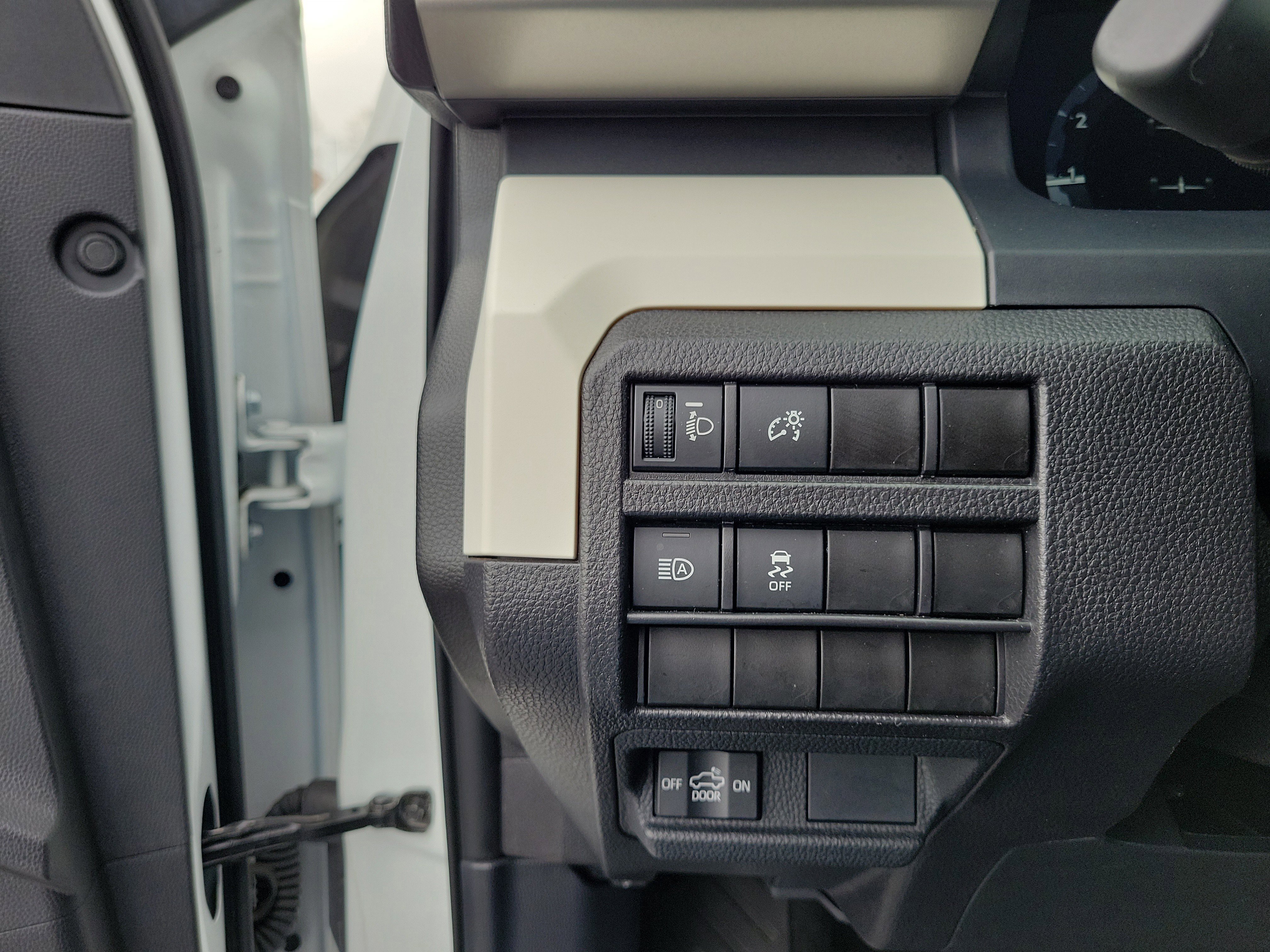 Used 2024 Toyota Tacoma TRD Off-Road image 20