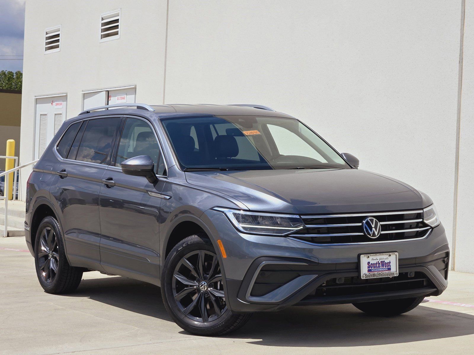 New 2024 Volkswagen Tiguan SE FWD video 2