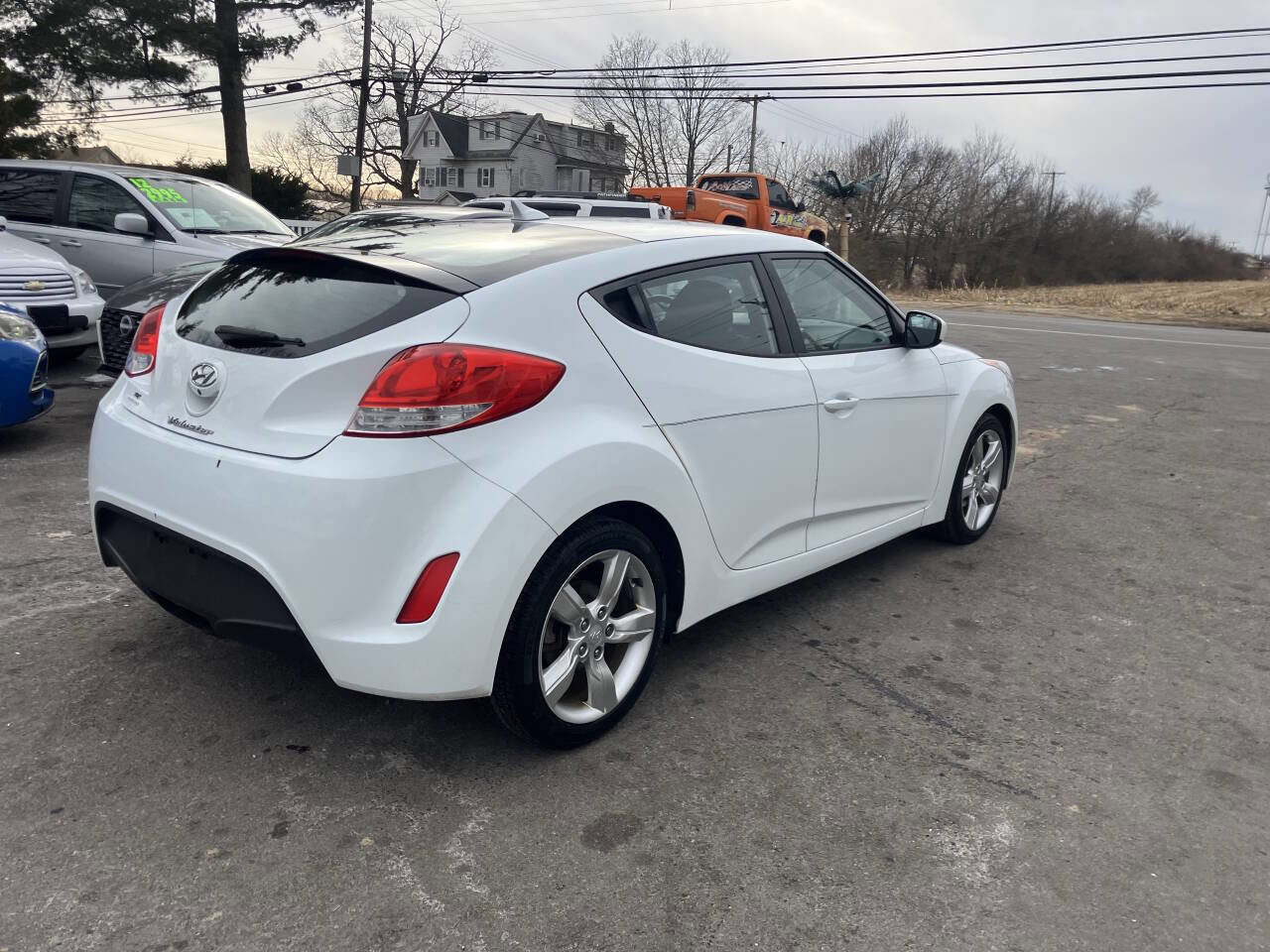 Used 2015 Hyundai Veloster image 8