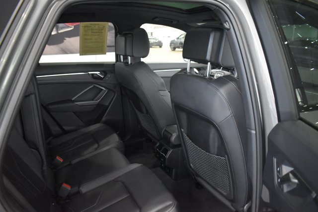 Used 2025 Audi Q3 2.0T Premium w/ Convenience Package AWD/4WD image 37