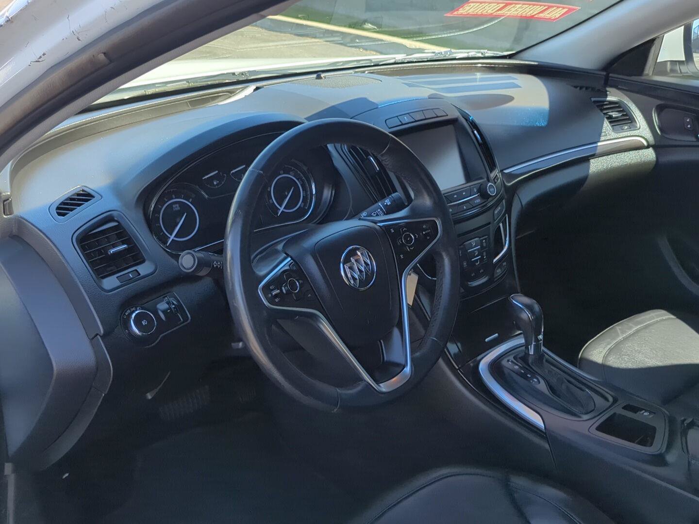 Used 2017 Buick Regal AWD image 10