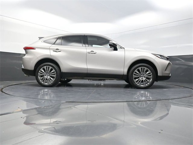 Used 2023 Toyota Venza Limited image 34