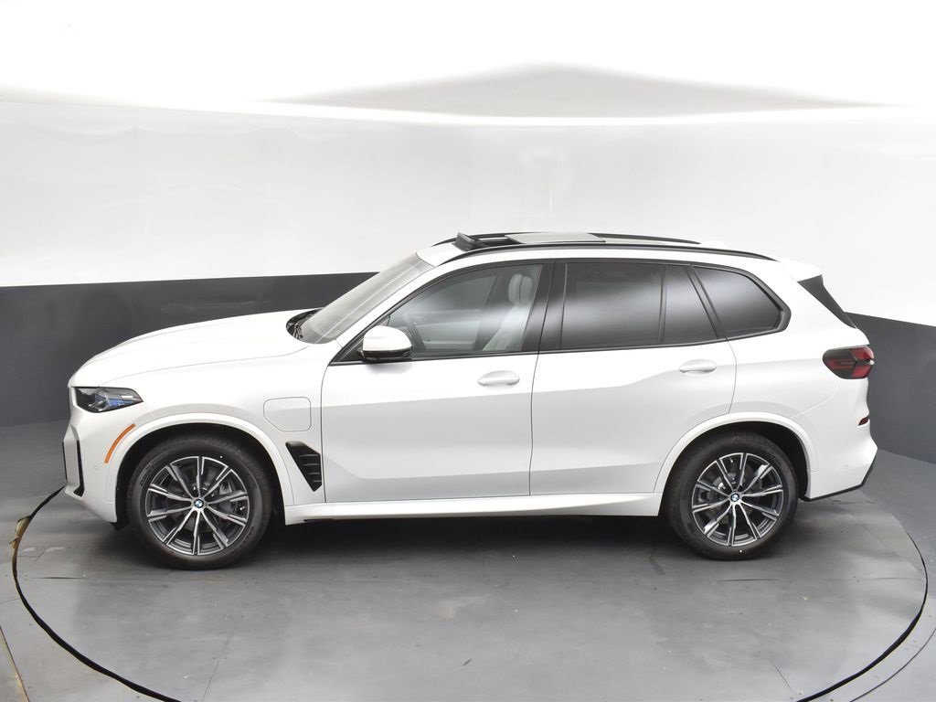 New 2026 BMW X5 xDrive50e image 32