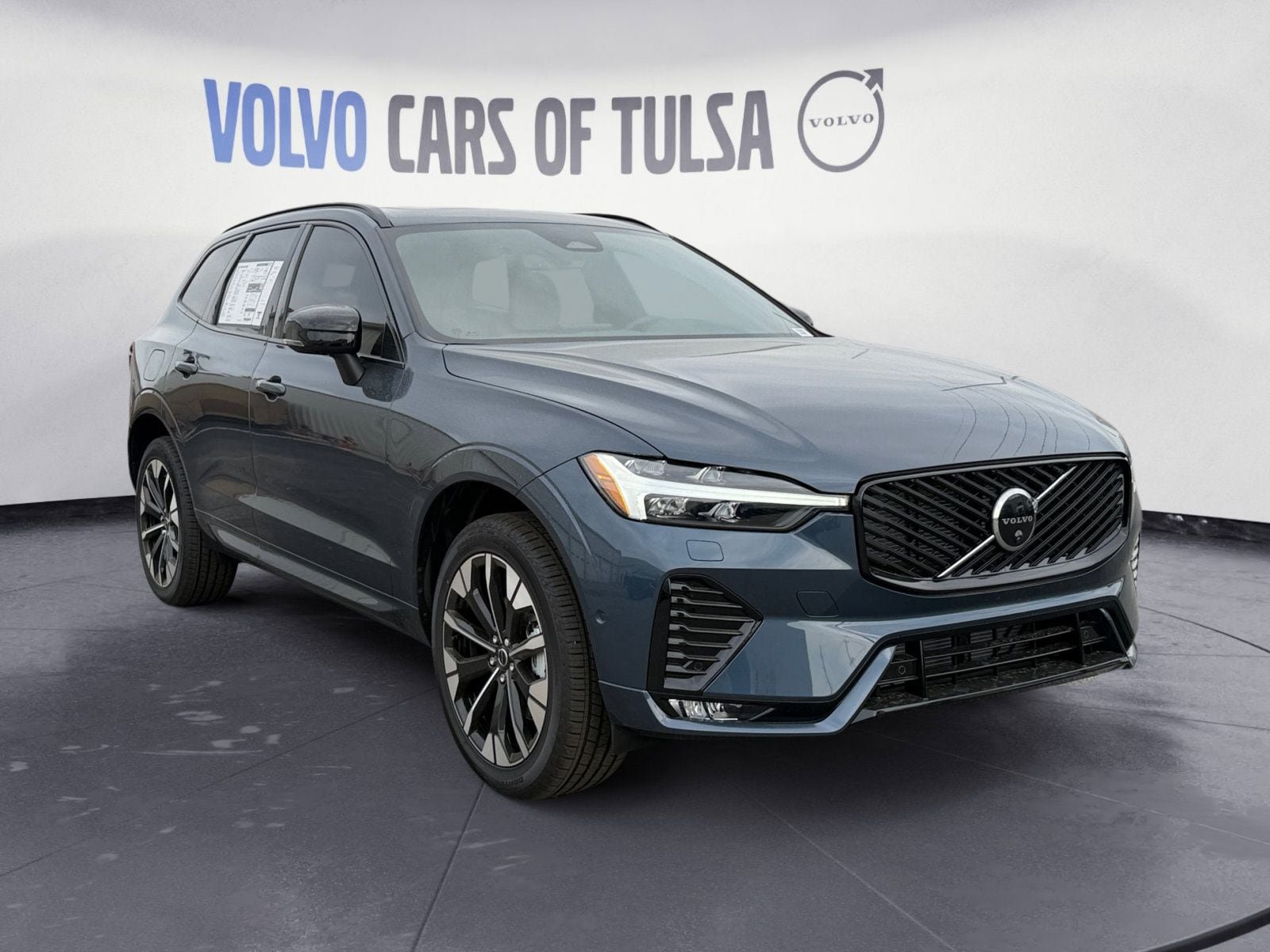 New 2026 Volvo XC60 B5 Plus w/ Protection Package Premier AWD/4WD image 7