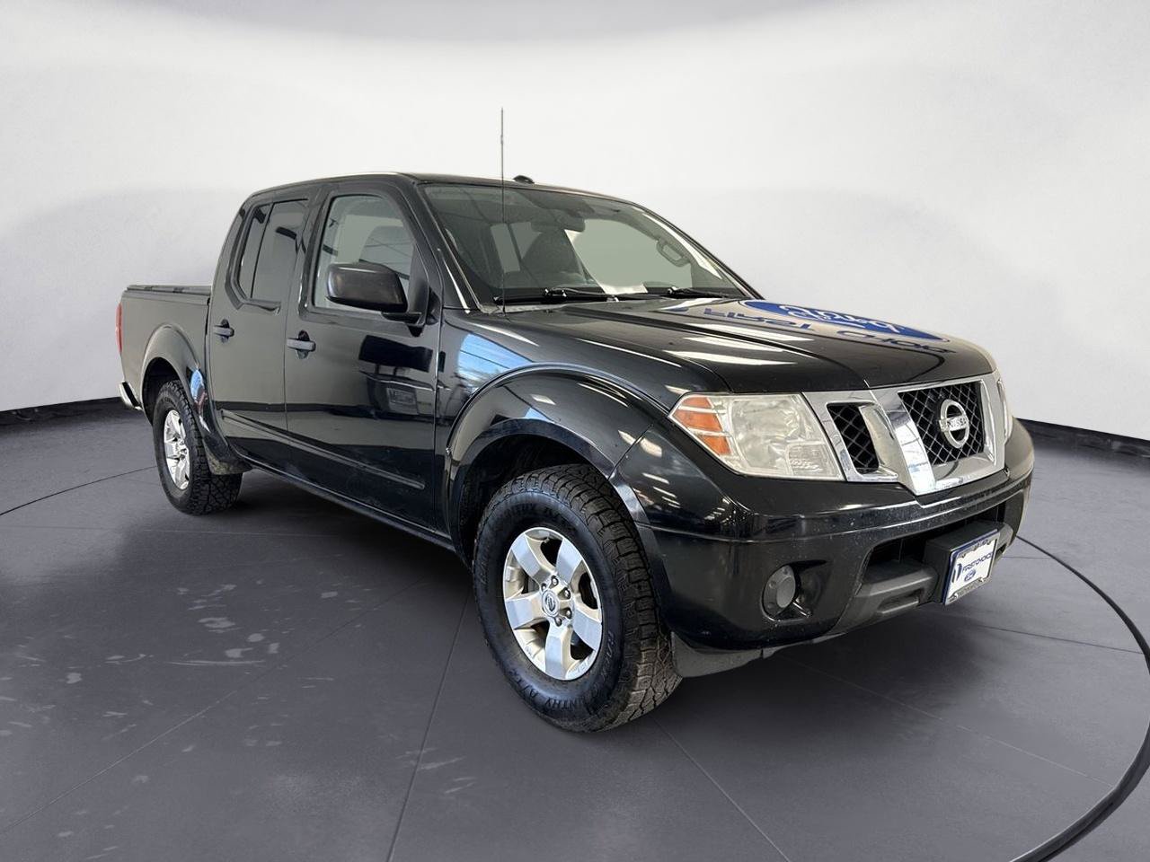 Used 2013 Nissan Frontier SV RWD image 2
