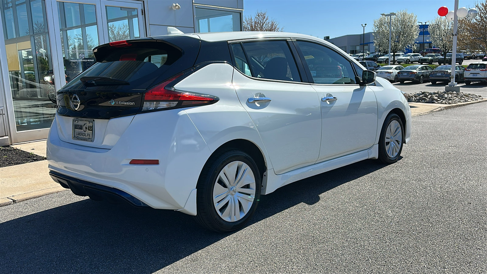 Certified 2022 Nissan Leaf S image 7