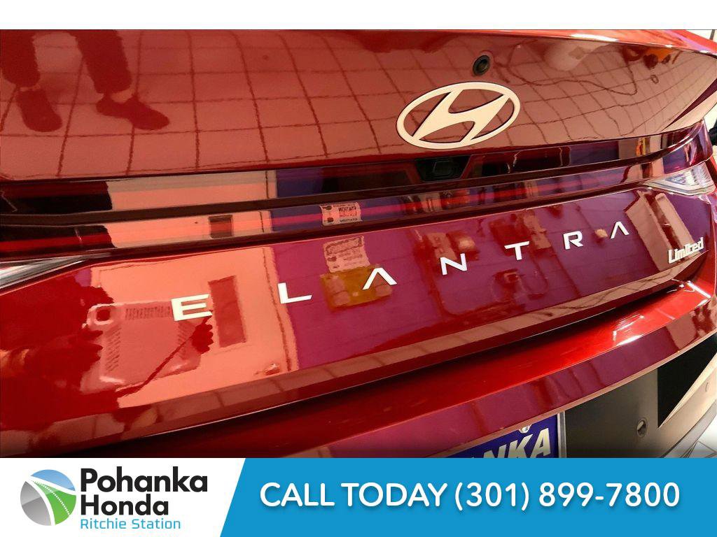 Used 2024 Hyundai Elantra Limited image 7